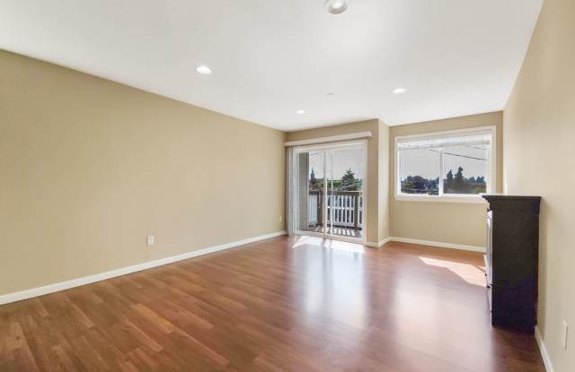 Seattle University 4-Plex