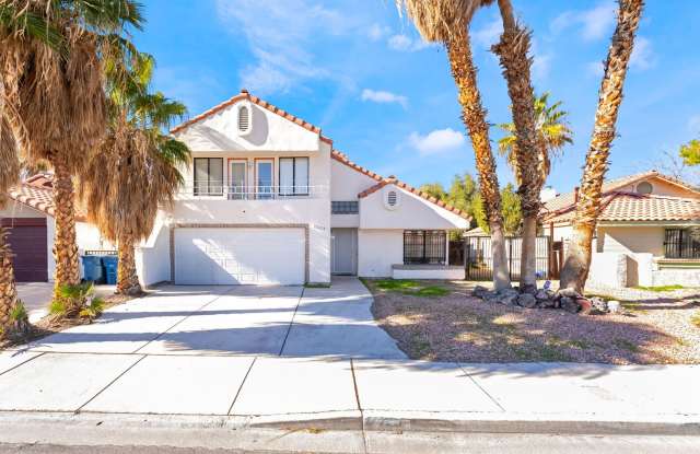 Photo of Stunning 4-Bed Retreat with Pool, Spa  Spacious Open Layout