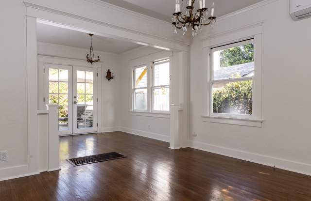 Silver Lake Duplex with huge yard