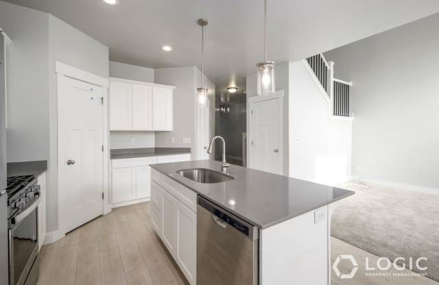 Gorgeous Townhome in Great Location!