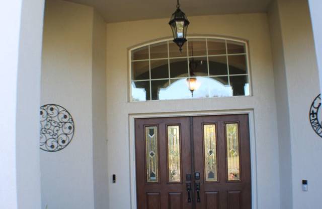 Spectacular and Luxurious Turnkey ANNUAL Lease in The Village of Bridgeport