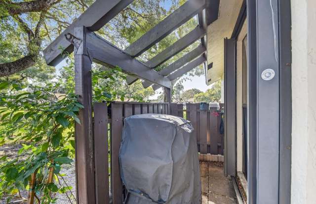 117 Via De Casas Norte