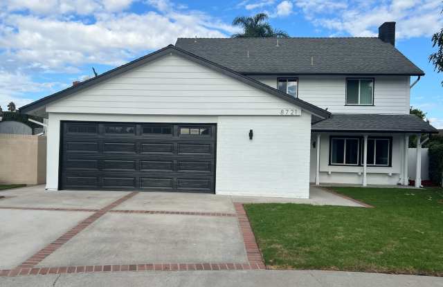 Photo of Moffett tract 5 bedroom home with pool in cul-de-sac