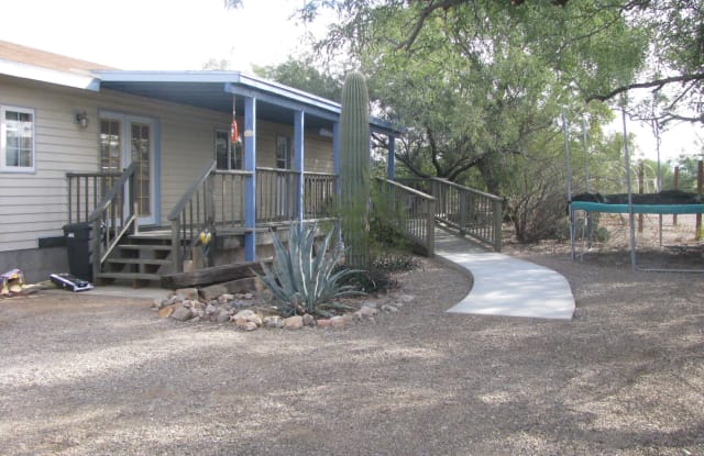 9035 S Tewa Trail - 9035 South Tewa Trail, Rincon Valley, AZ 85641