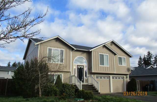 Remodeled 4BD Home Heart Of Yelm! Plus Large Bonus Room!