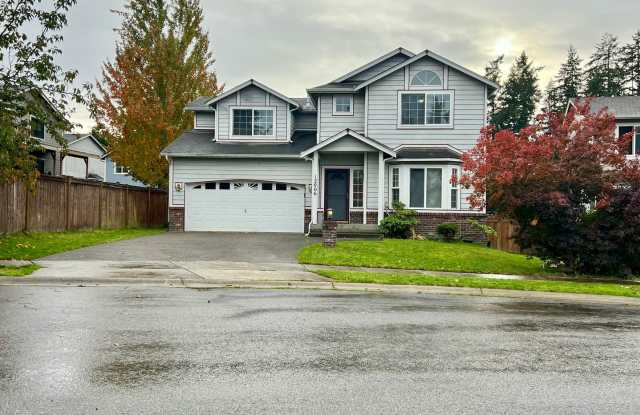 **PENDING**$500 Move In Special** Beautiful 4 Bed 3 Bath home in Puyallup