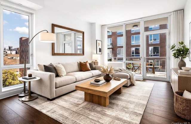 212 N 9TH Street unit: 4D