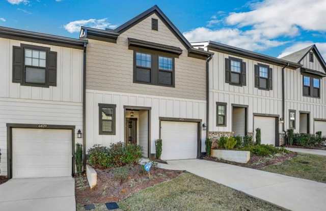 Photo of Spacious Townhome Minutes from Midtown Atlanta!