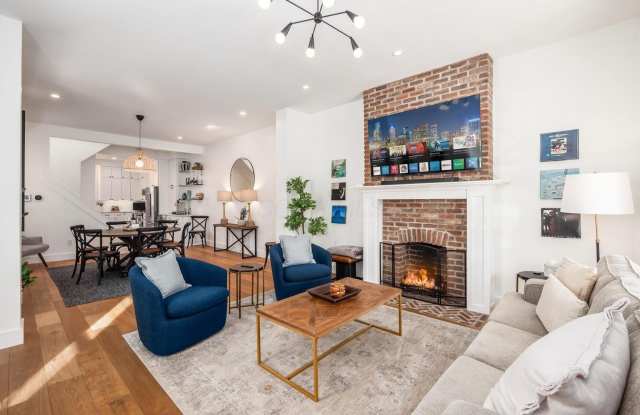 308 E Deshler Avenue