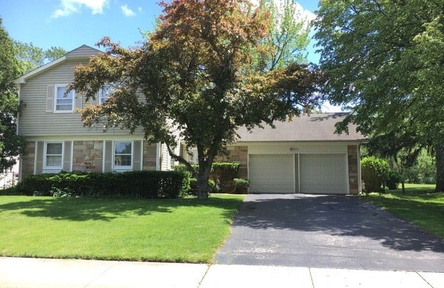 670 FARRINGTON Drive - 670 Farrington Drive, Buffalo Grove, IL 60089