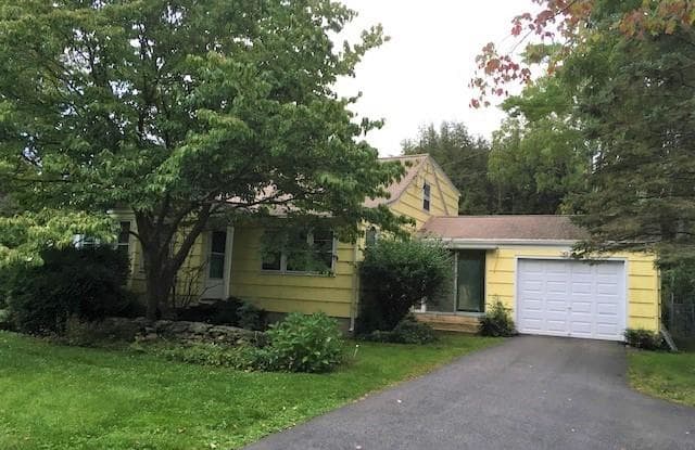 100 Warrenville Road - 100 Warrenville Road, Mansfield Center, CT 06250