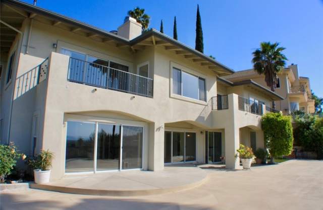 4633 White Oak Place