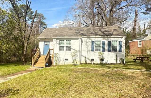 285 Whitaker Circle NW