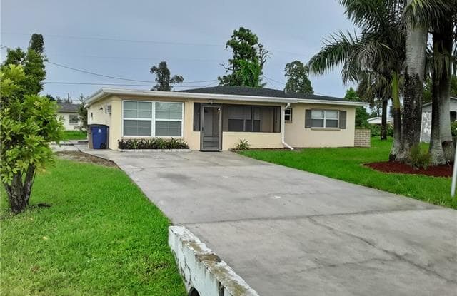 303 E Penn RD - 303 E Penn Rd, Lehigh Acres, FL 33936