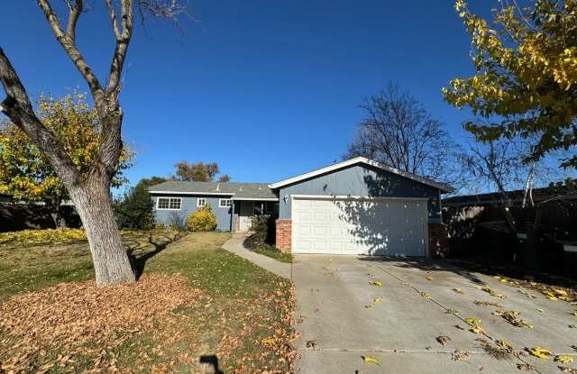 Charming 3 Bedroom 2 Bathroom House  6049 Cherrelyn Way!