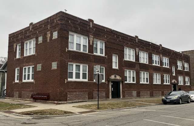 Photo of 703 W 80th St #1