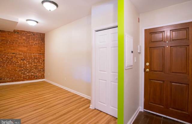 1122 E PASSYUNK Avenue unit: 3