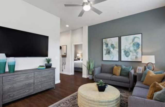 392 W Frontier Pkwy, #119