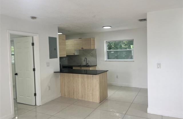 Photo of 1604 NW 24th Ct