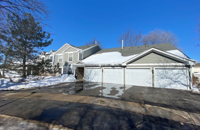 602 FAIRBANKS Court - 602 Fairbanks Court, Schaumburg, IL 60194