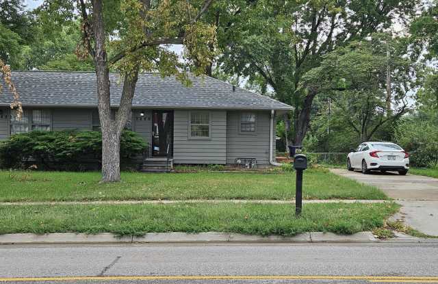 2840 North Cotner Boulevard - 1