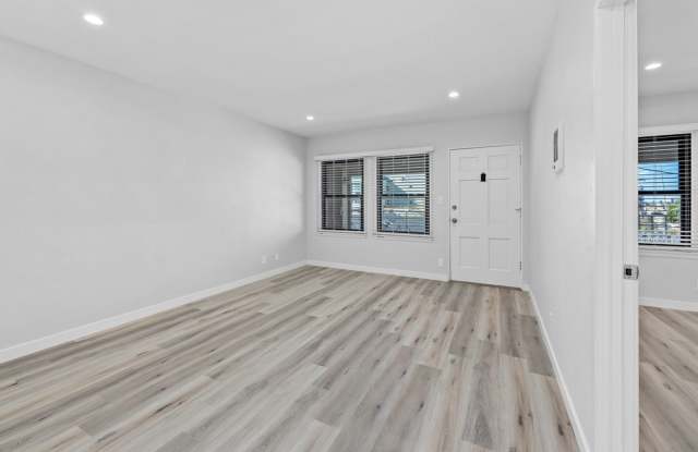 HILLCREST GREAT RENOVATED ONE BEDROOM APARTMENT.