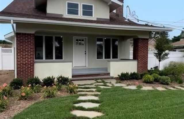 680 Merrick Road unit: 1