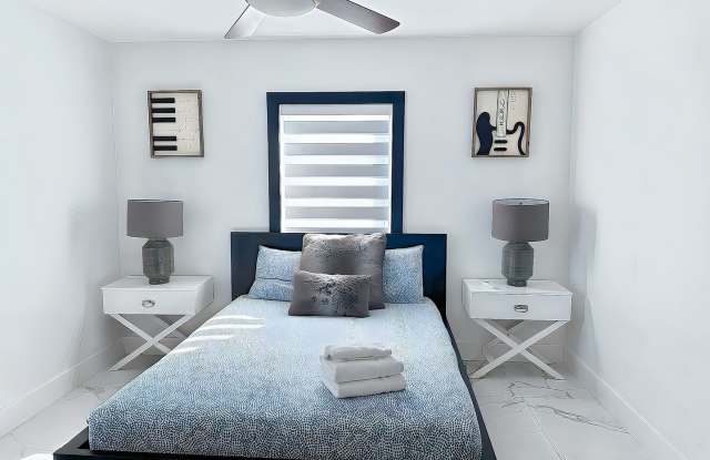 4 Beds Villa with a Salt  Heated Pool  Hot Tub