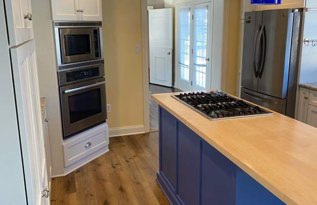 Stunning 3 Bedroom Home with Barn and Over 3 Acres!