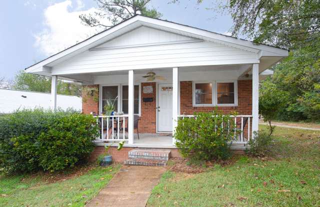 Cozy 3 Bedroom, 1 Bath Home in Northside!