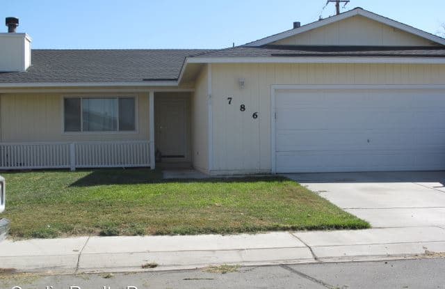 786 Canary Circle - 786 Canary Circle, Fernley, NV 89408