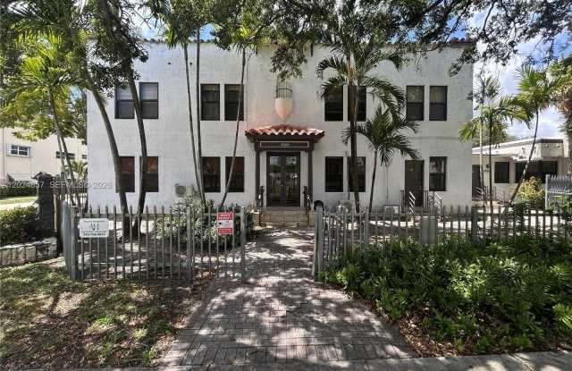 2000 Monroe St