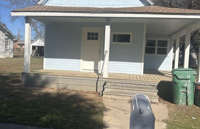 Photo of 211 Mcclain St