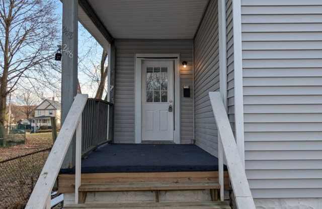 Charming 3-bedroom, 1-bathroom home located in the heart of Akron