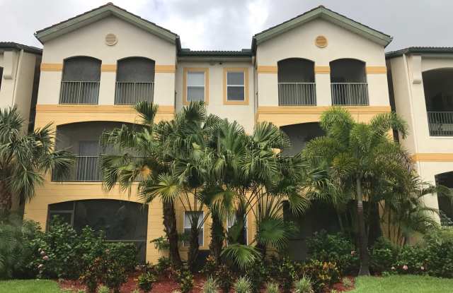~ 1 bed/1 bath Condo in Royal Greens at Gateway. Small dog OK~