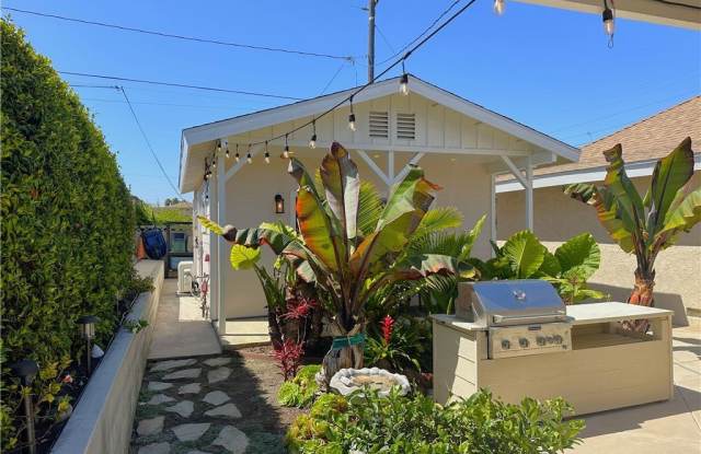 Photo of 20832 Henrietta Street