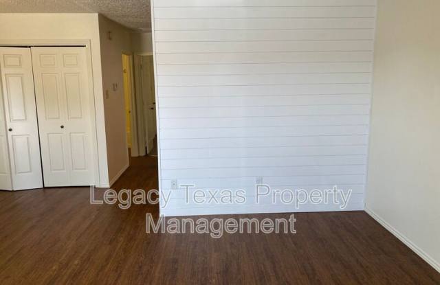 Photo of 1412 A COURTNEY PL