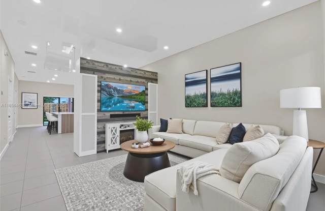 Photo of 8151 NW 104th Ave