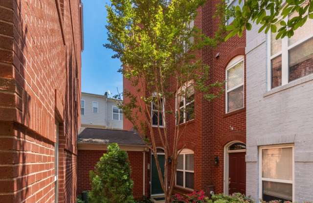 Great 3 BR 3 and a half Bath Townhome in U St area