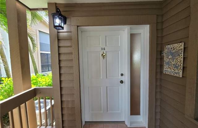 316 NE Edgewater Drive