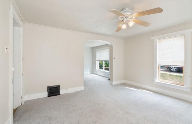 1512 Iowa St - Cedar Falls