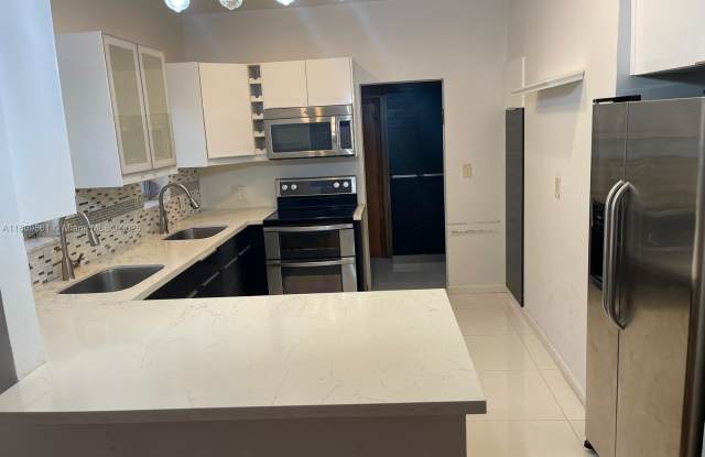 Photo of 330 W 46th St