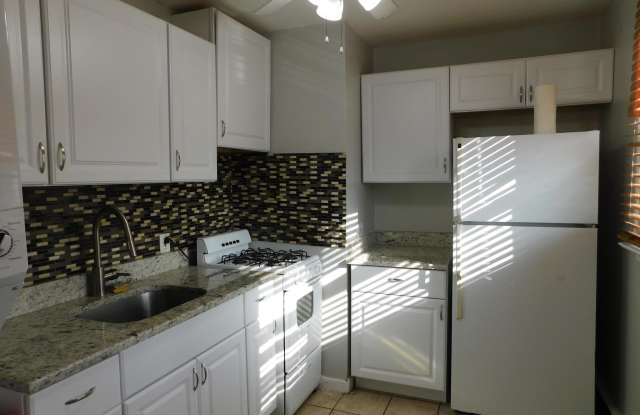 4243 PRINCETON Avenue unit: 1St Fl