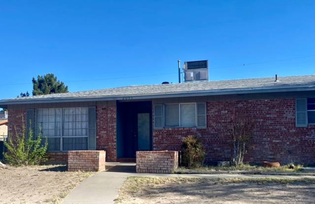 Comfortable Living Near NMSU: Spacious 5-Bedroom Home with Bonus Room  More! photos photos