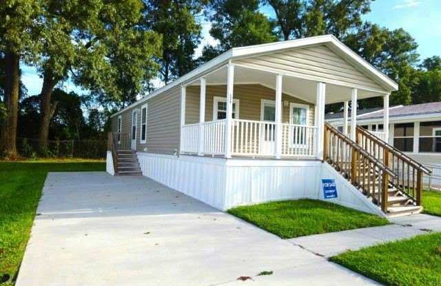 Photo of 3323 Ne 14th St Lot A24