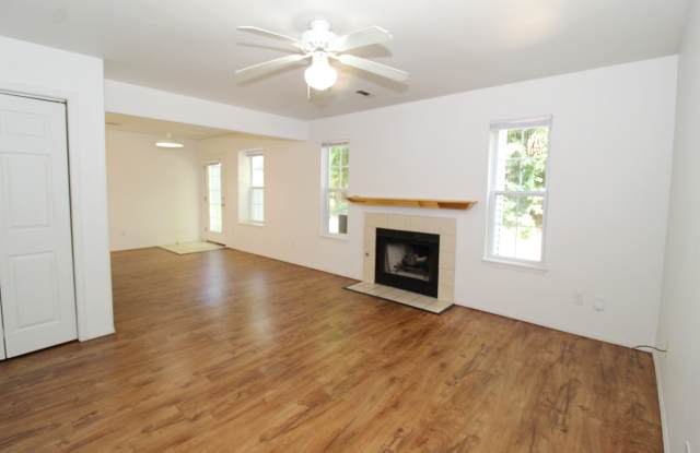 1006 North Molly Court