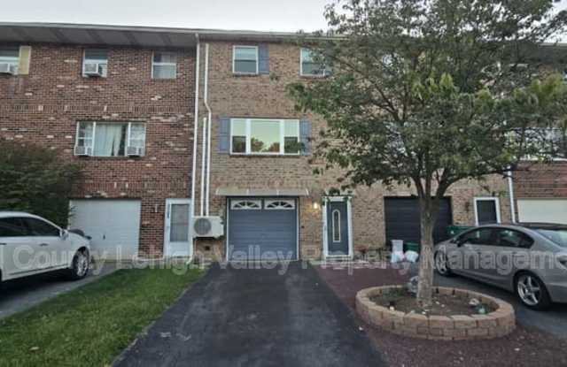 3107 Lucas Dr