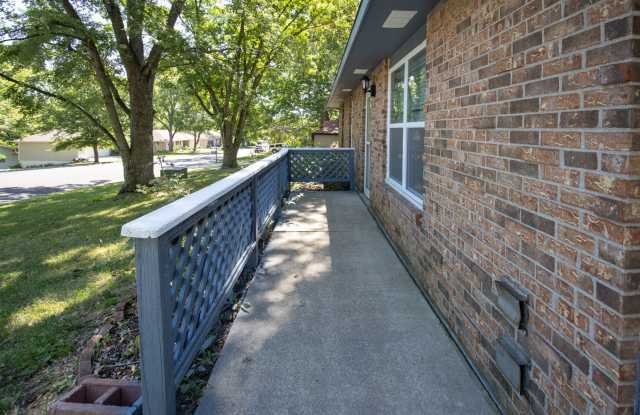 3 Bed 2 Bath Home in Meadowbrook West Neighborhood