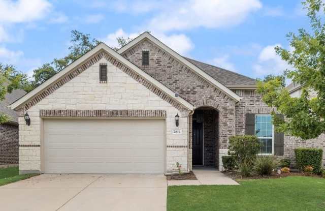 2819 Willow Lane