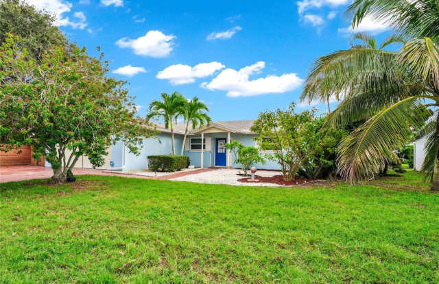 Photo of 363 HARBOR DR